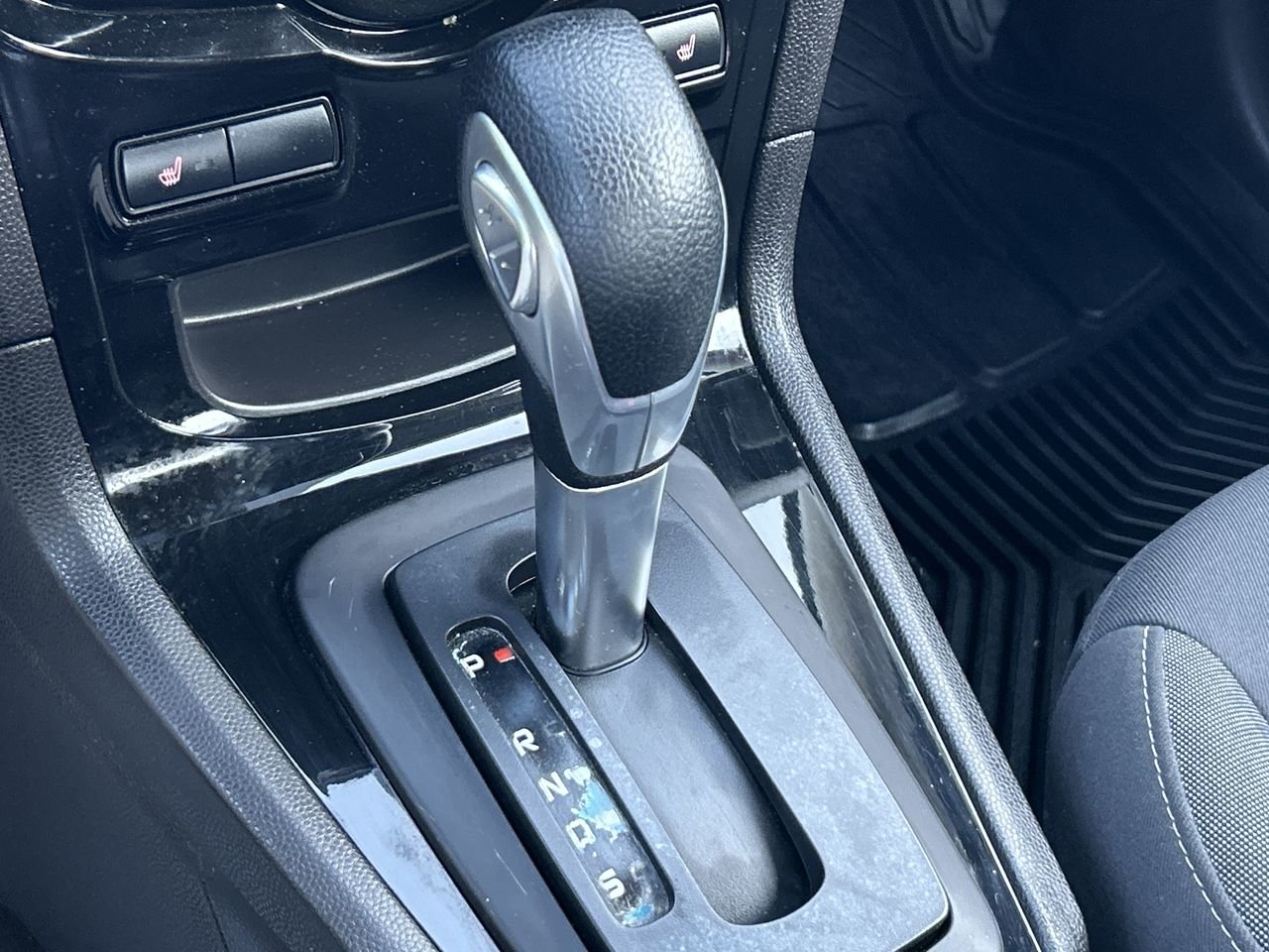Used 2015 GREY Ford (5) SE image 26