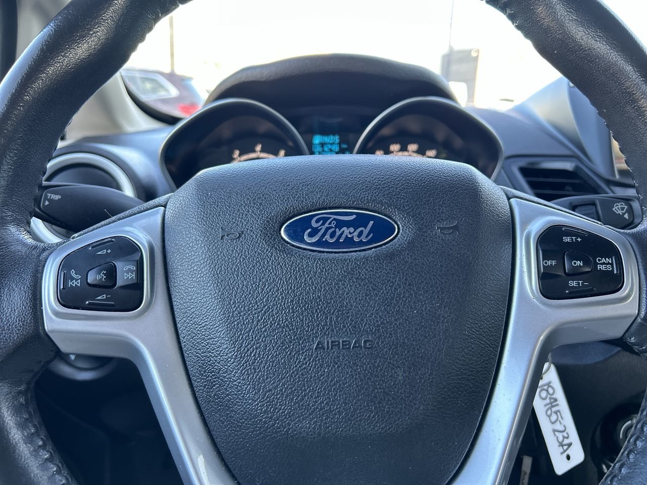 Used 2015 GREY Ford (5) SE image 22