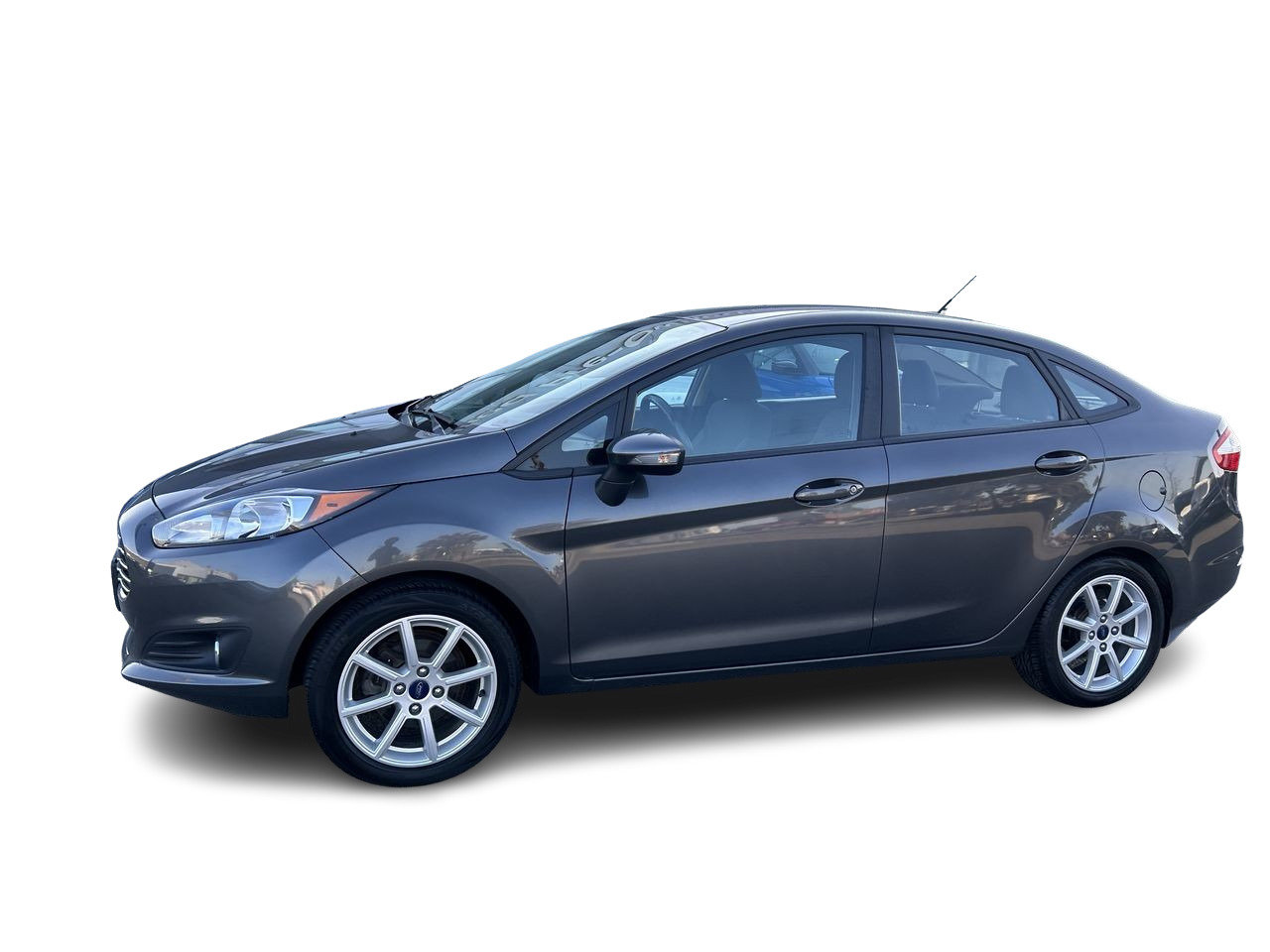 Used 2015 GREY Ford (5) SE image 4