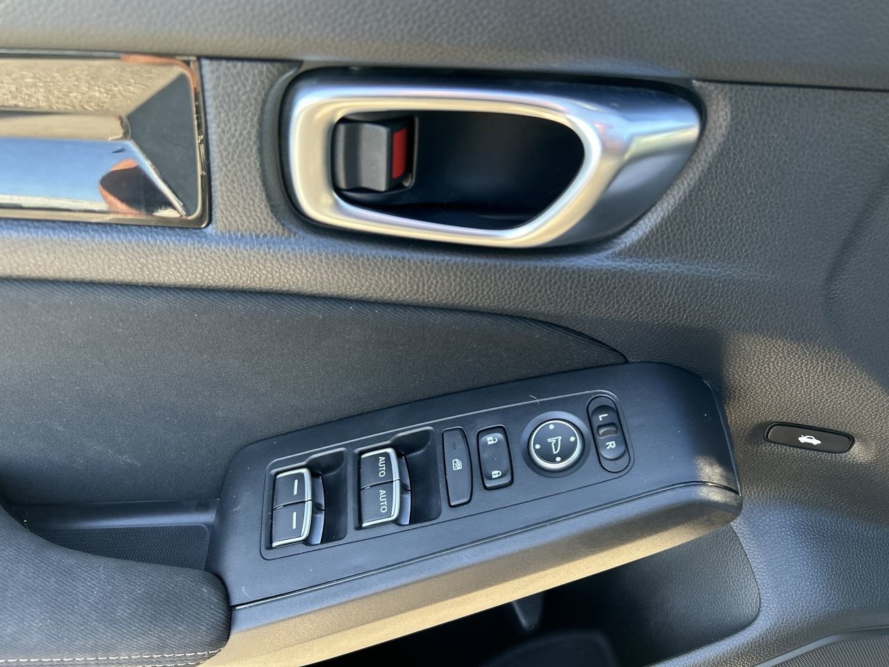 Used 2022 black Honda Sedan EX CVT image 21