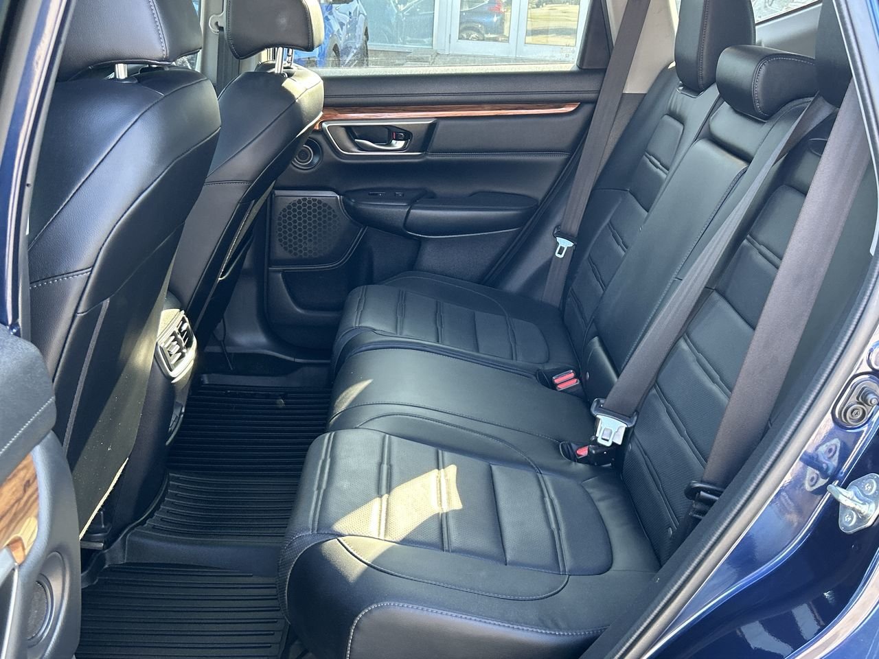Used 2019 Obsidian Blue Pearl Honda Touring AWD CVT image 31