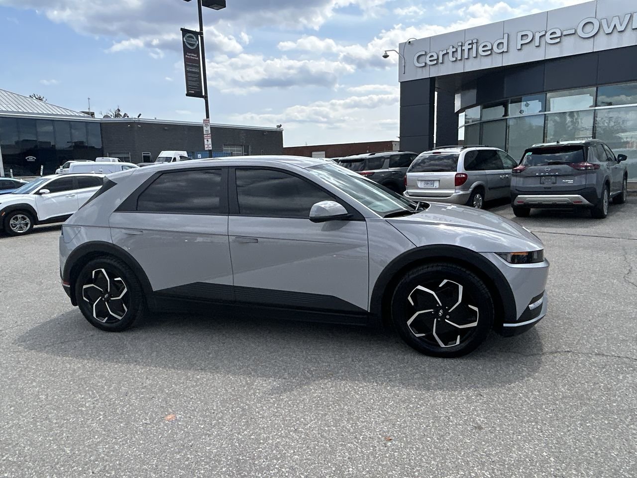 Used 2022 Cyber Grey Met Hyundai Preferred Long Range RWD image 14