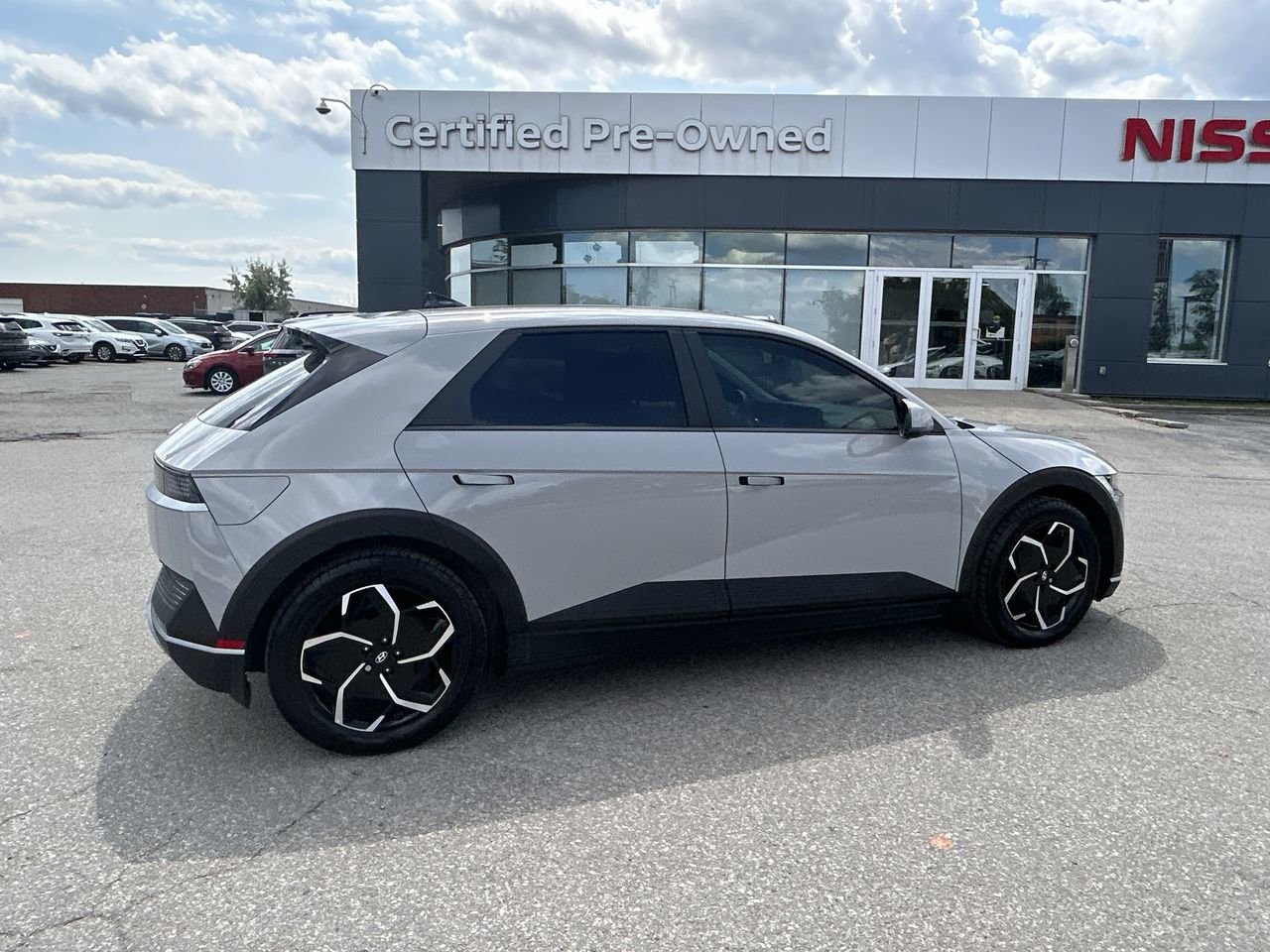 Used 2022 Cyber Grey Met Hyundai Preferred Long Range RWD image 12