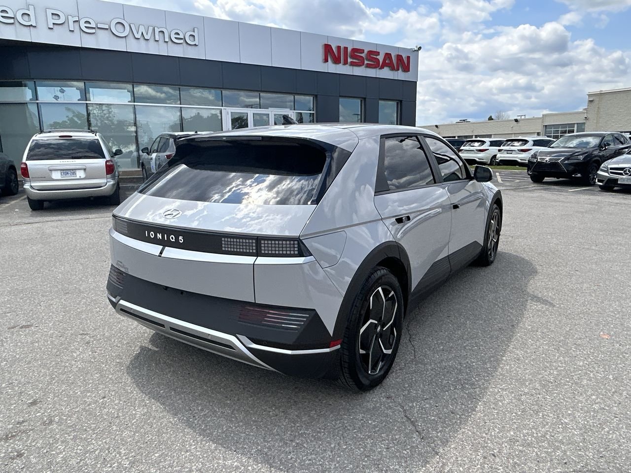 Used 2022 Cyber Grey Met Hyundai Preferred Long Range RWD image 10