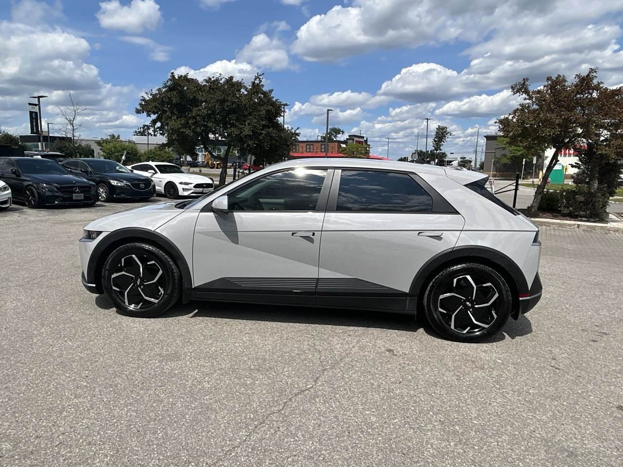 Used 2022 Cyber Grey Met Hyundai Preferred Long Range RWD image 5