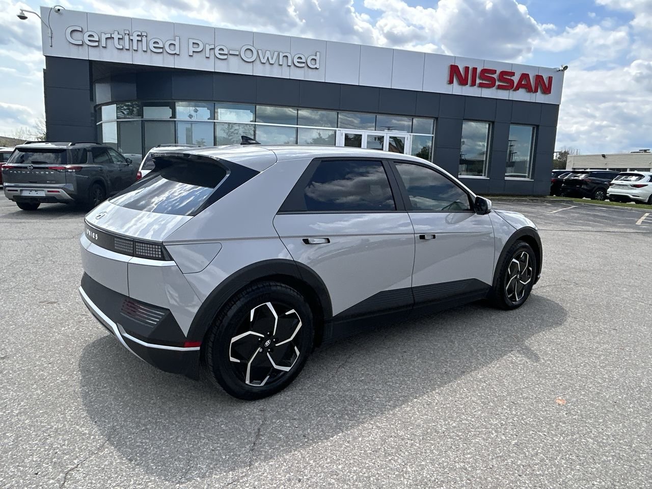 Used 2022 Cyber Grey Met Hyundai Preferred Long Range RWD image 11