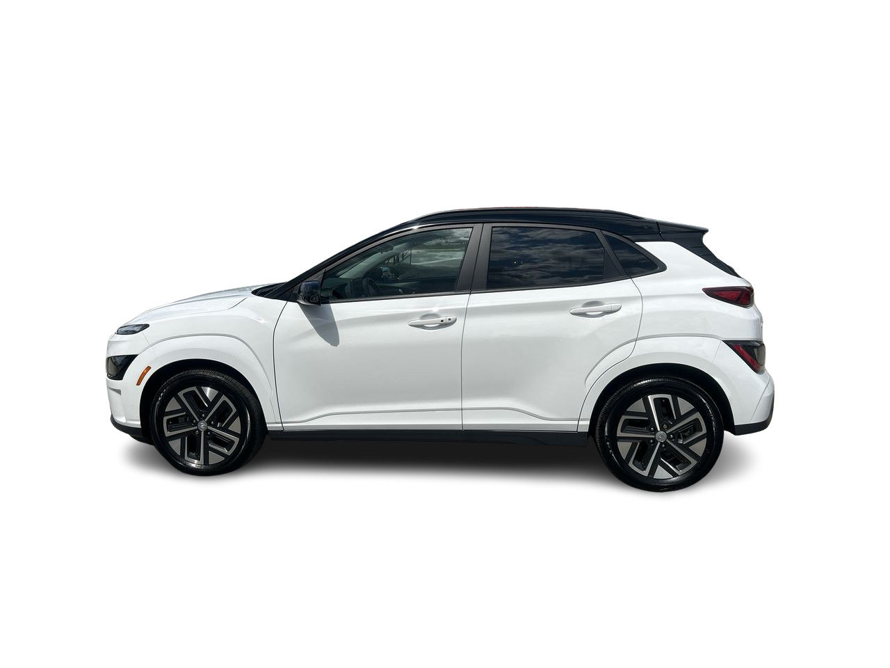 Used 2022 Atlas White/Phantom Black Hyundai Preferred Two-Tone image 5