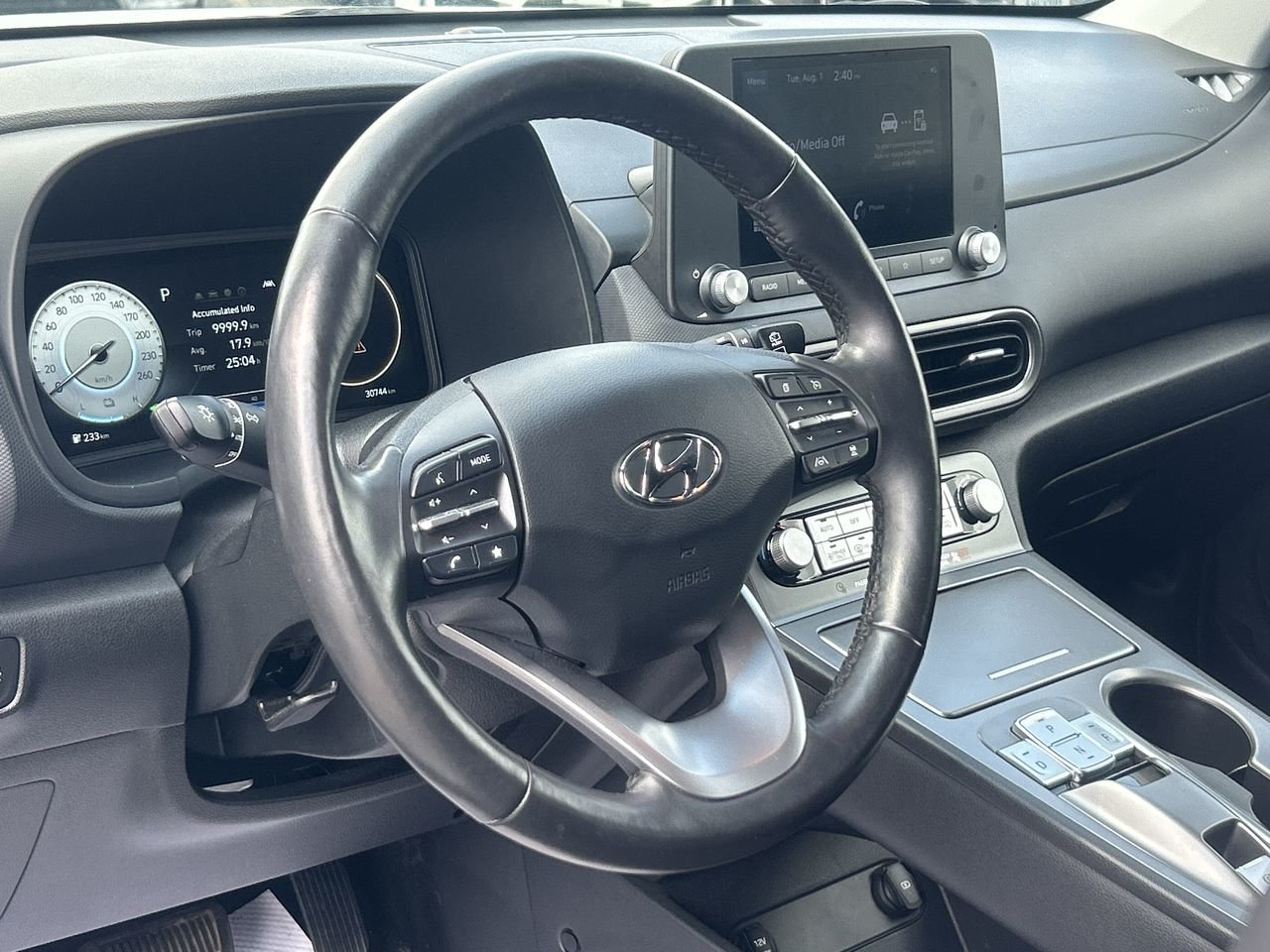 Used 2022 Atlas White/Phantom Black Hyundai Preferred Two-Tone image 21