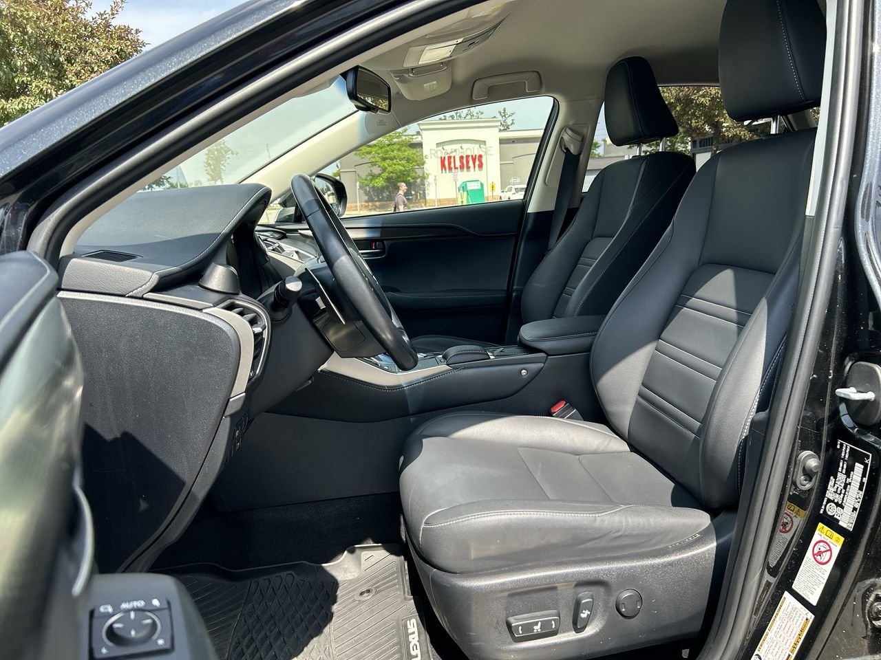 Used 2018  Lexus NX 300 image 19