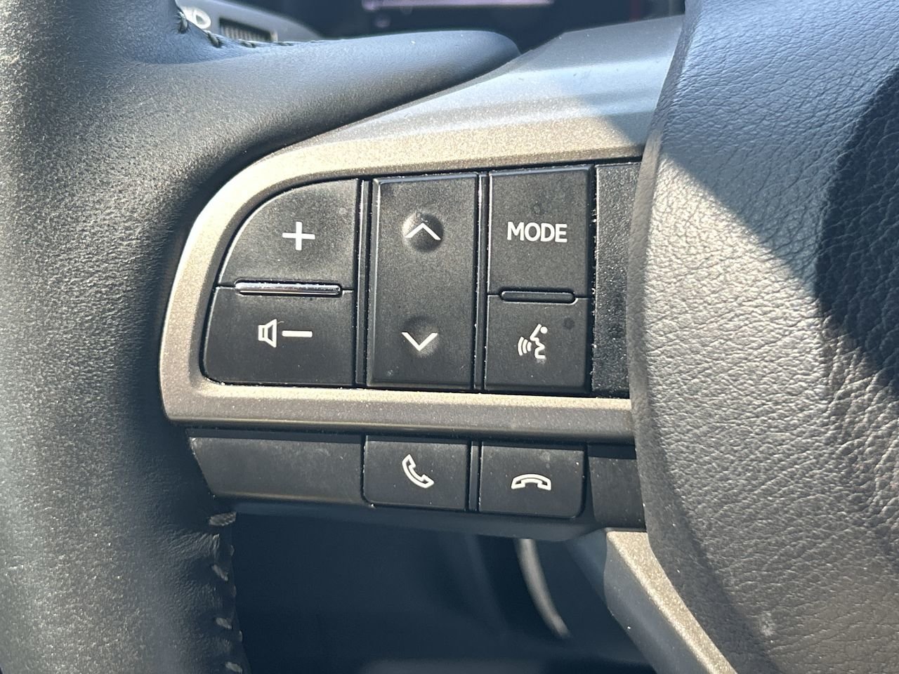 Used 2016 Silver Lining Met Lexus 8A image 23