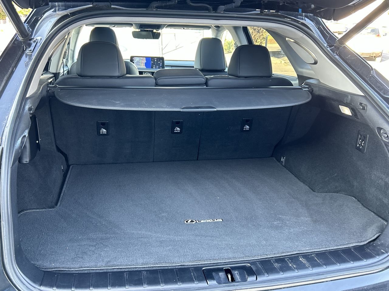 Used 2020 Obsidian Lexus 8A image 32