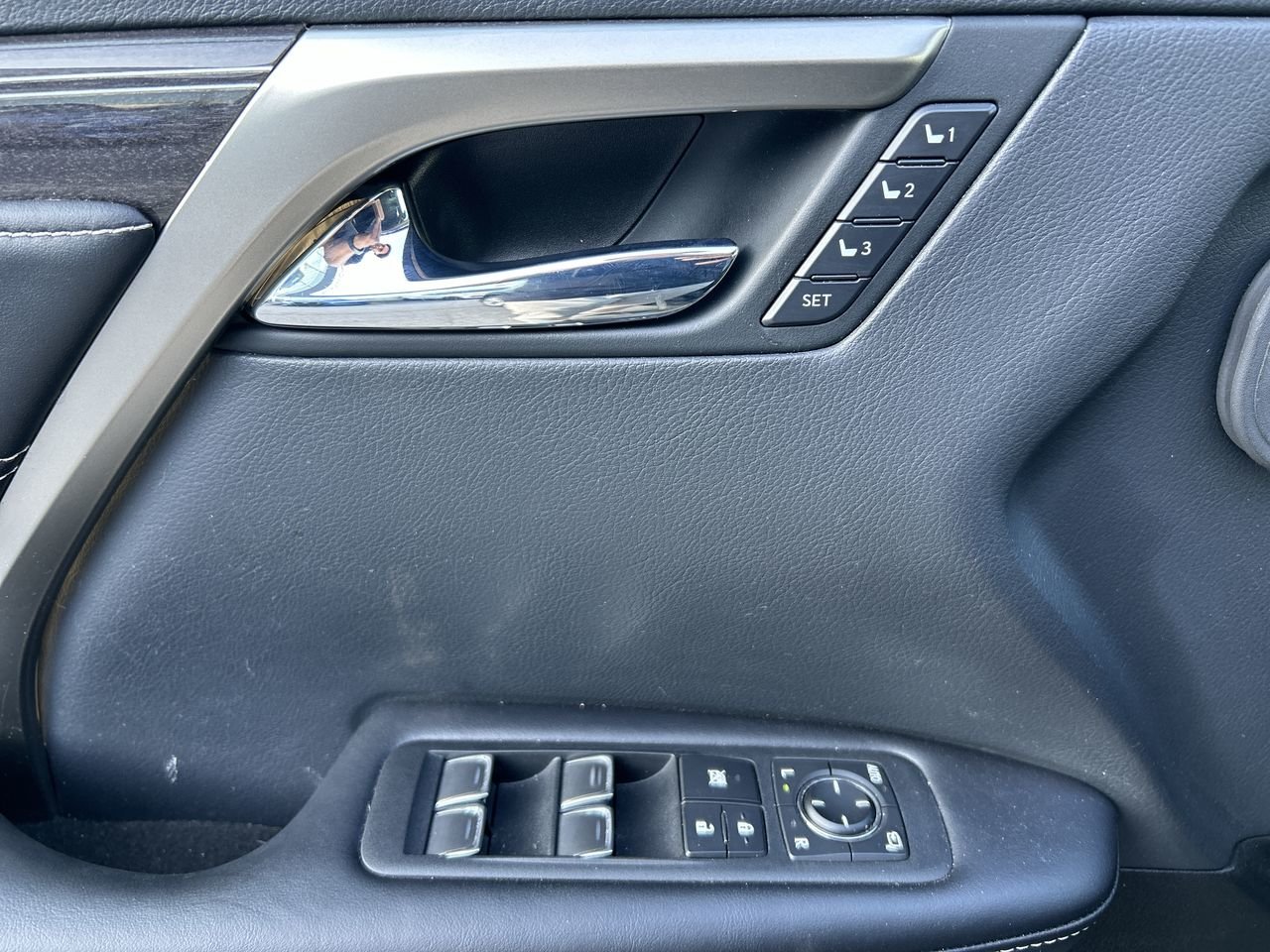 Used 2020 Obsidian Lexus 8A image 21