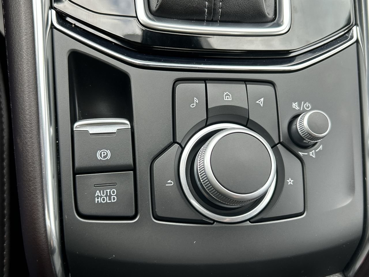 Used 2022 Machine Grey (Met) Mazda Signature AWD at image 26