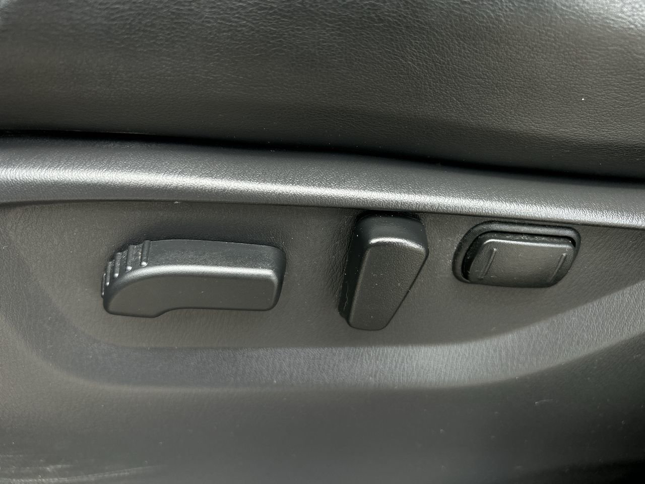 Used 2021 Coulis Red Pearl Nissan Platinum at image 20
