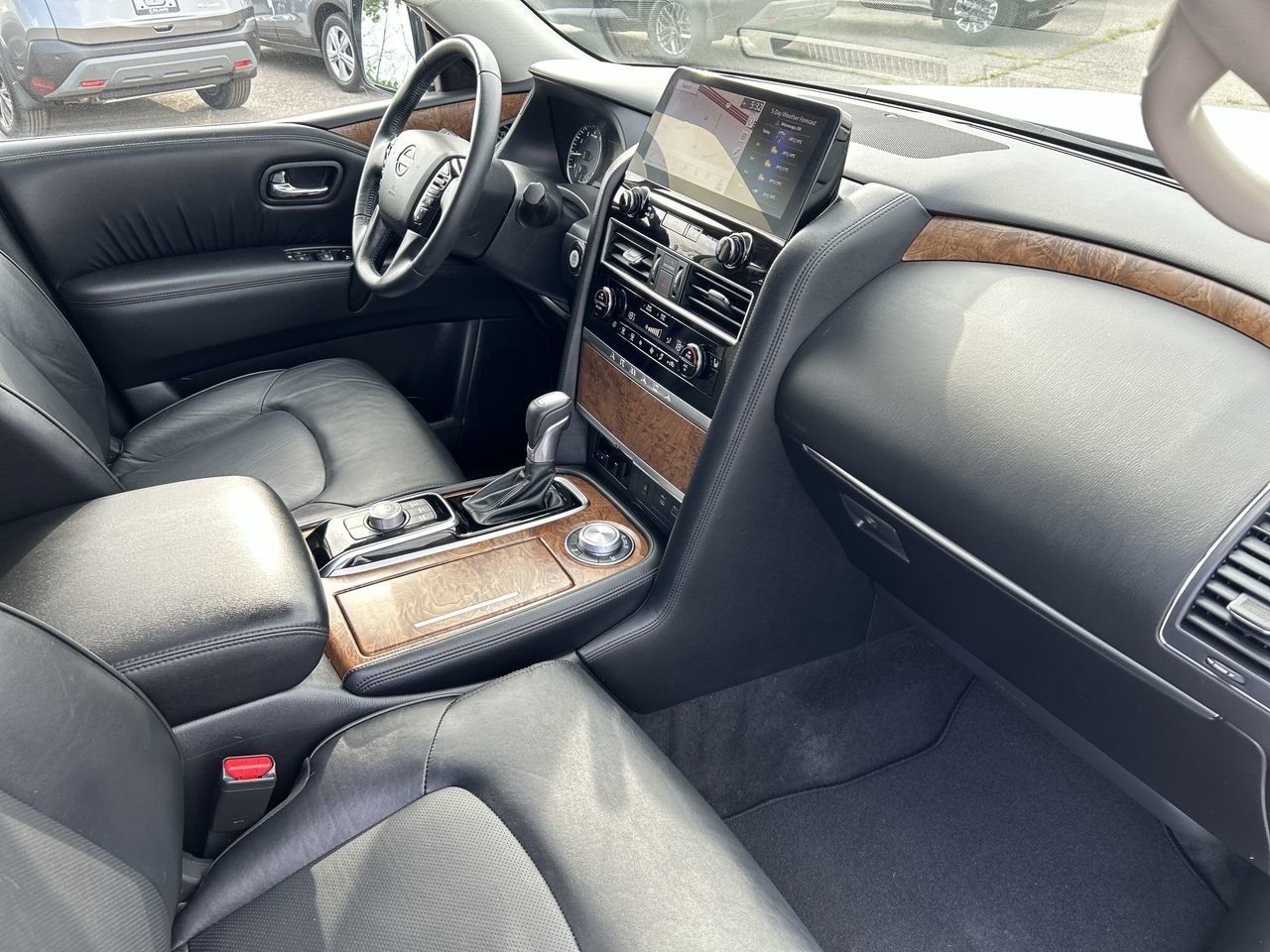 Used 2021 Aspen White Tricoat Pearl Nissan SL at image 34