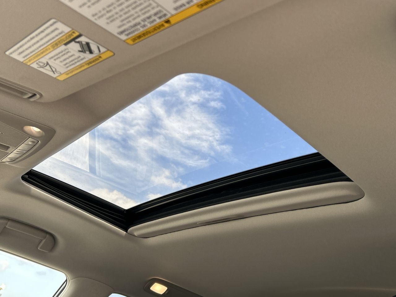 Used 2021 Aspen White Tricoat Pearl Nissan SL at image 30