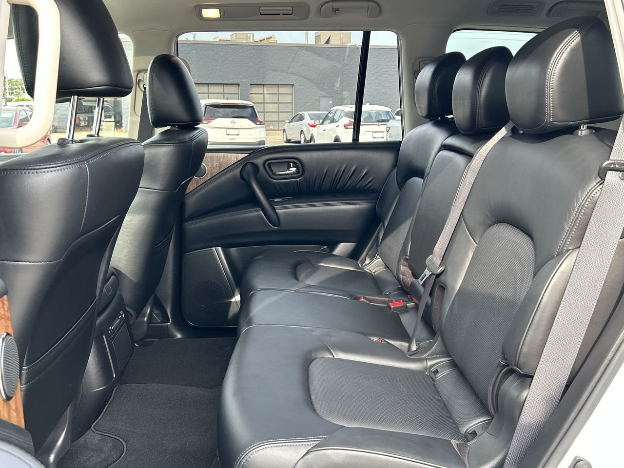 Used 2021 Aspen White Tricoat Pearl Nissan SL at image 31