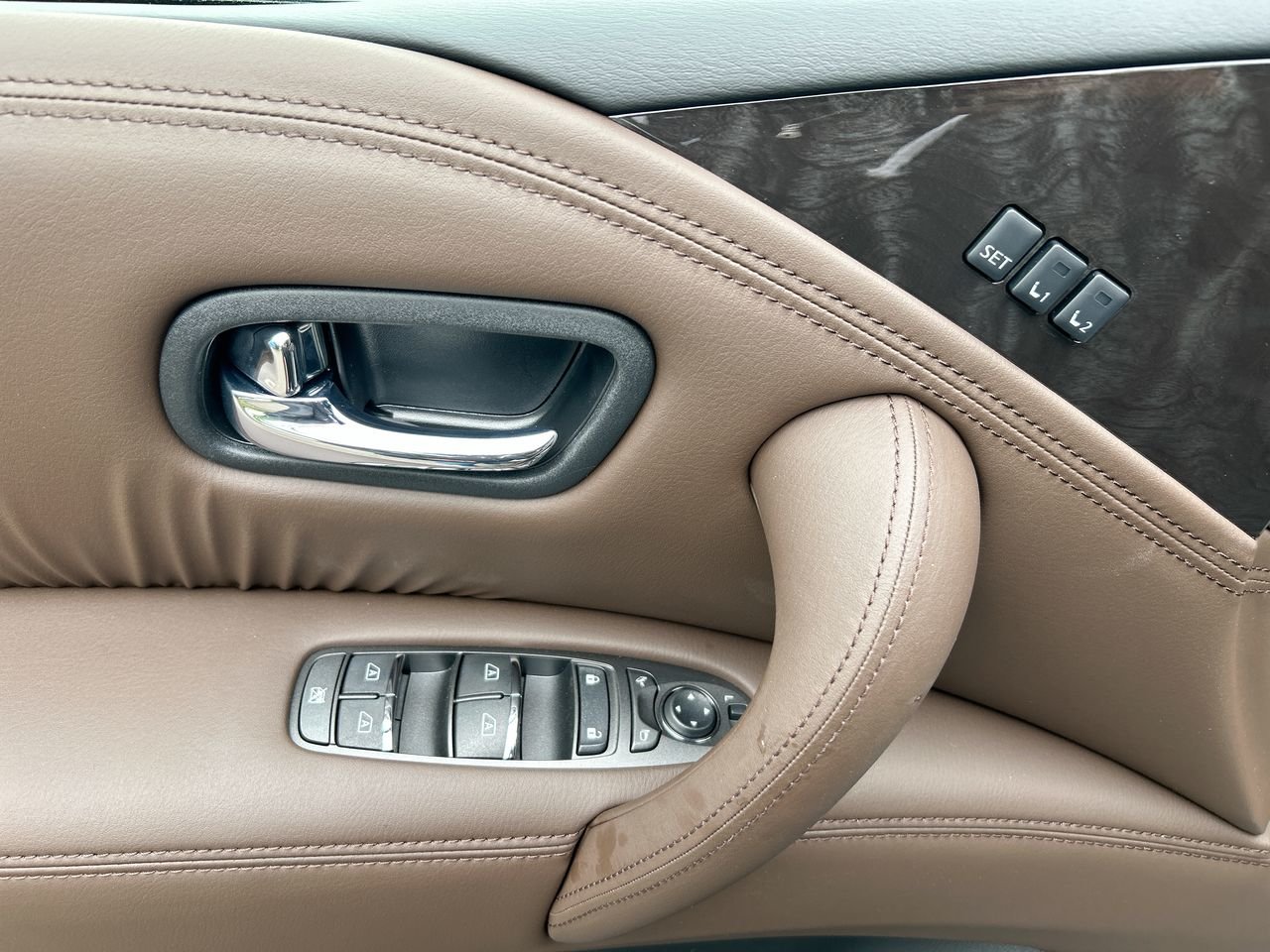 New 2023 Aspen White Tricoat Nissan Platinum Captain