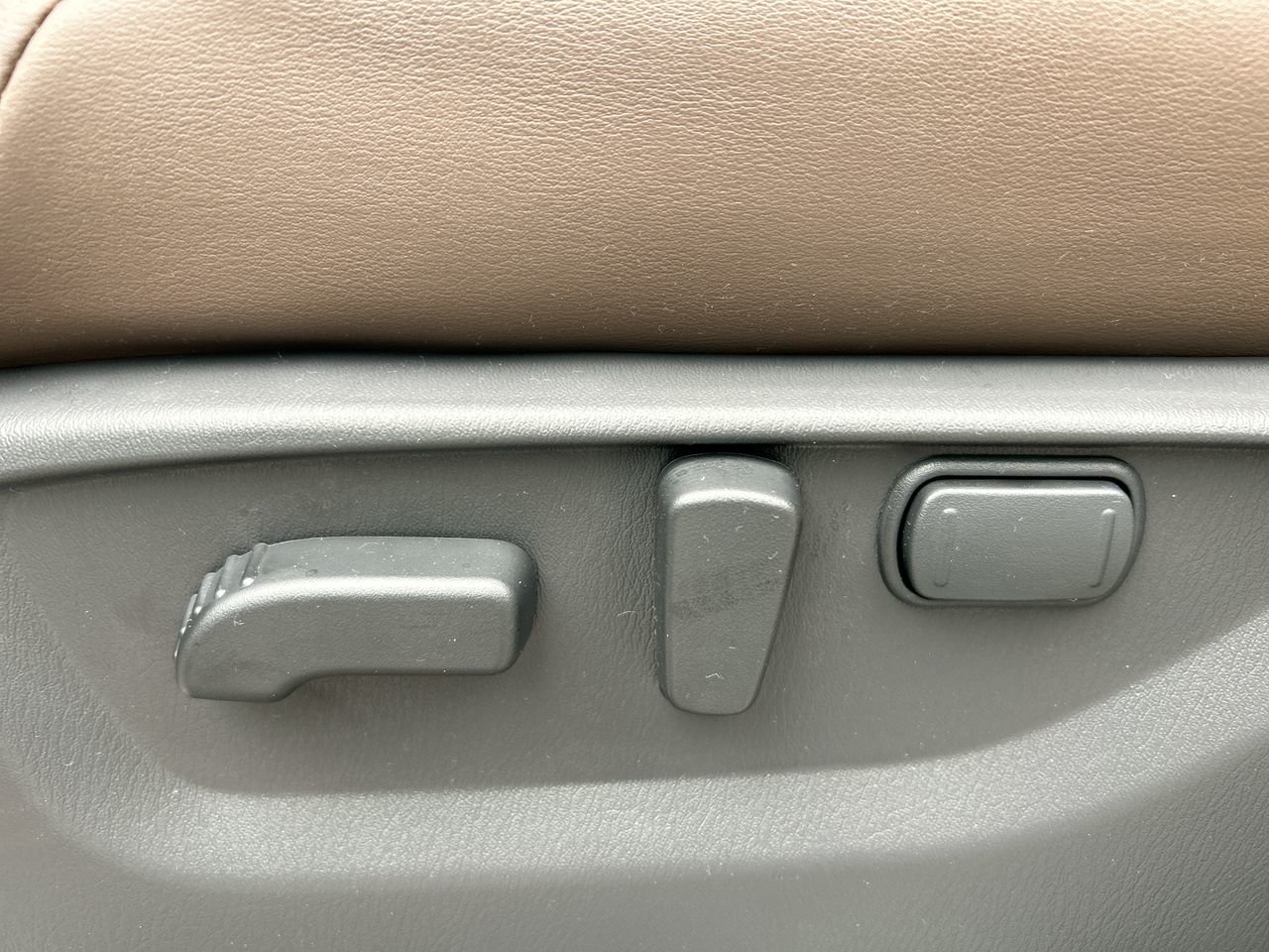 New 2023 Aspen White Tricoat Nissan Platinum Captain
