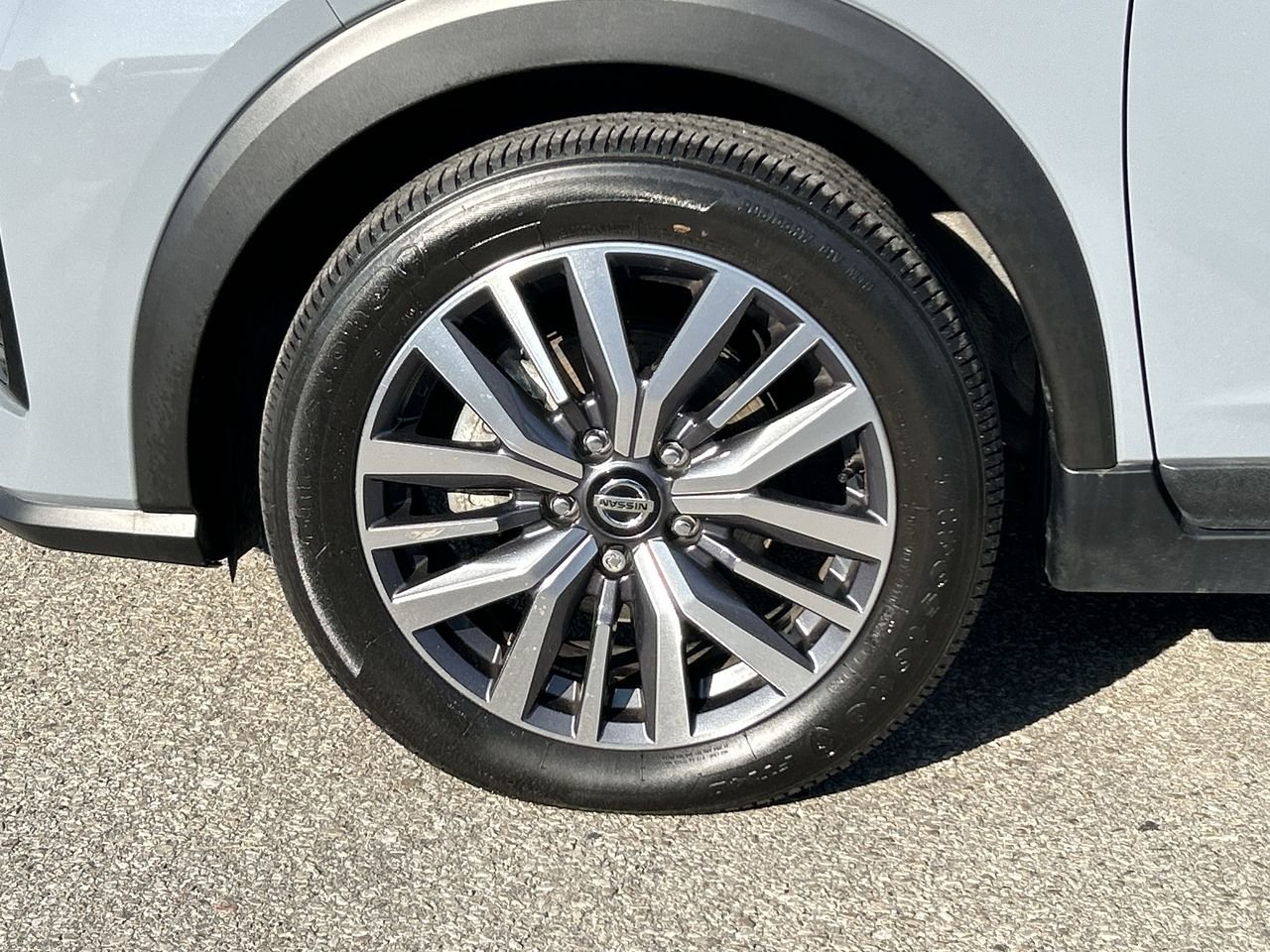 Used 2021 Boulder Grey Pearl Met Nissan SV CVT image 18