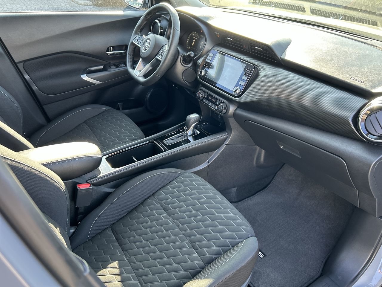 Used 2021 Boulder Grey Pearl Met Nissan SV CVT image 31