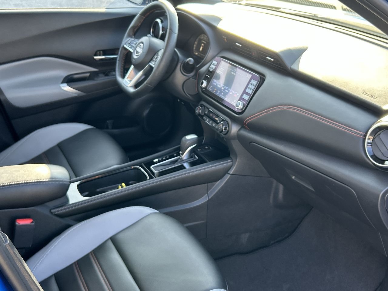 Used 2023 Electric Blue Metallic Nissan SR CVT image 31