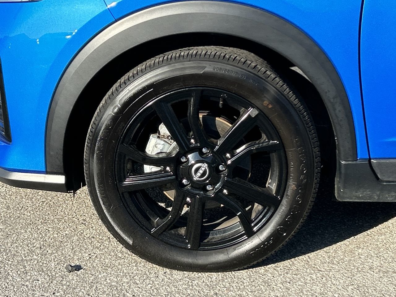 Used 2023 Electric Blue Metallic Nissan SR CVT image 18