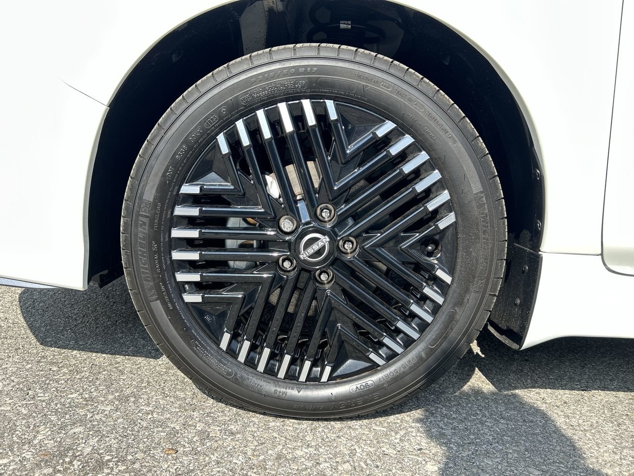 New 2023 Pearl White Nissan SV PLUS image 19