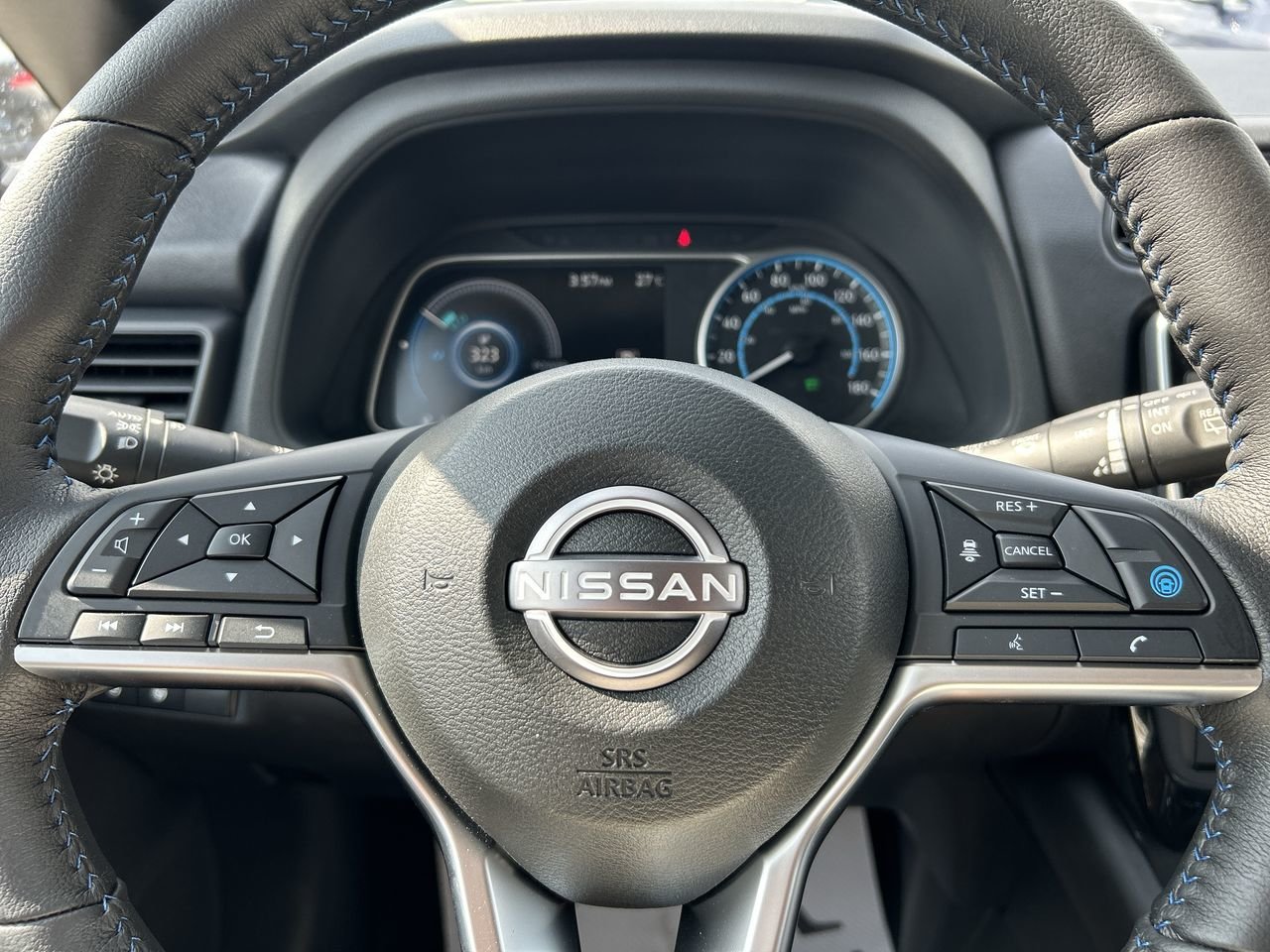 New 2023 Pearl White Nissan SV PLUS image 23