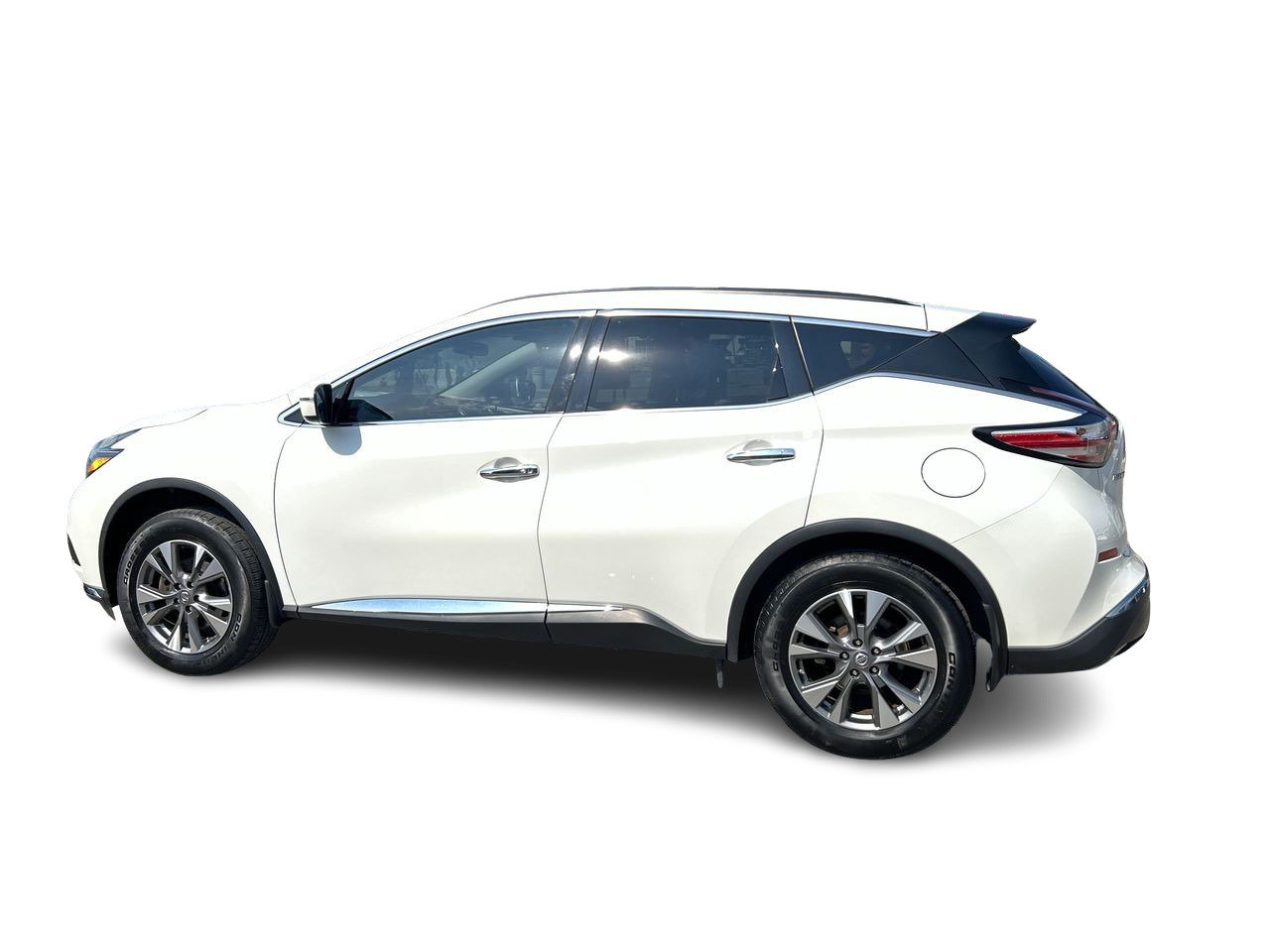 Used 2018 Pearl White Nissan S FWD CVT image 6