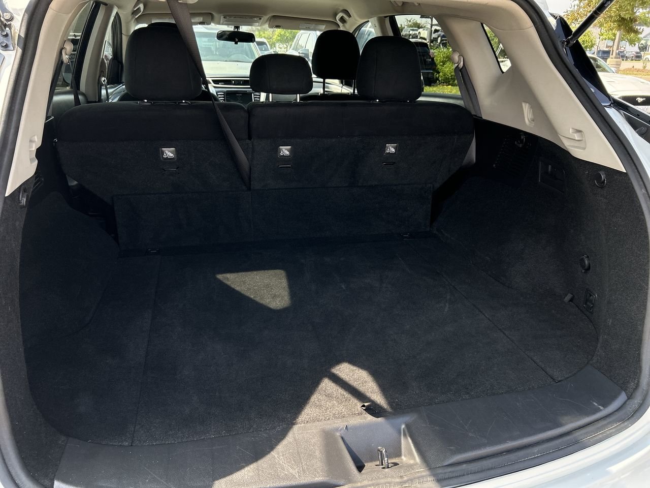 Used 2018 Pearl White Nissan S FWD CVT image 31