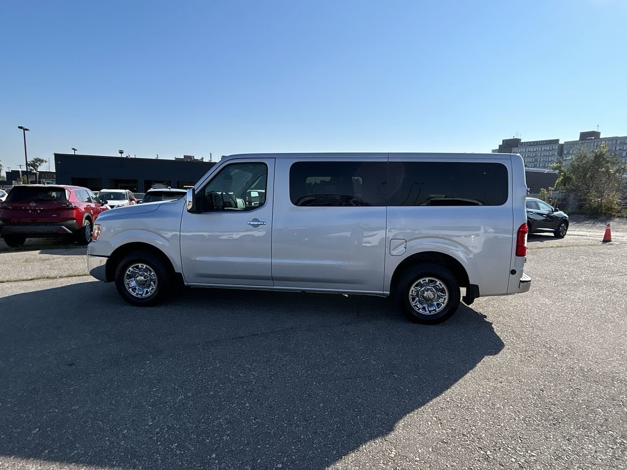 Used 2018 Brilliant Silver Met Nissan SL V8 Standard Roof image 5
