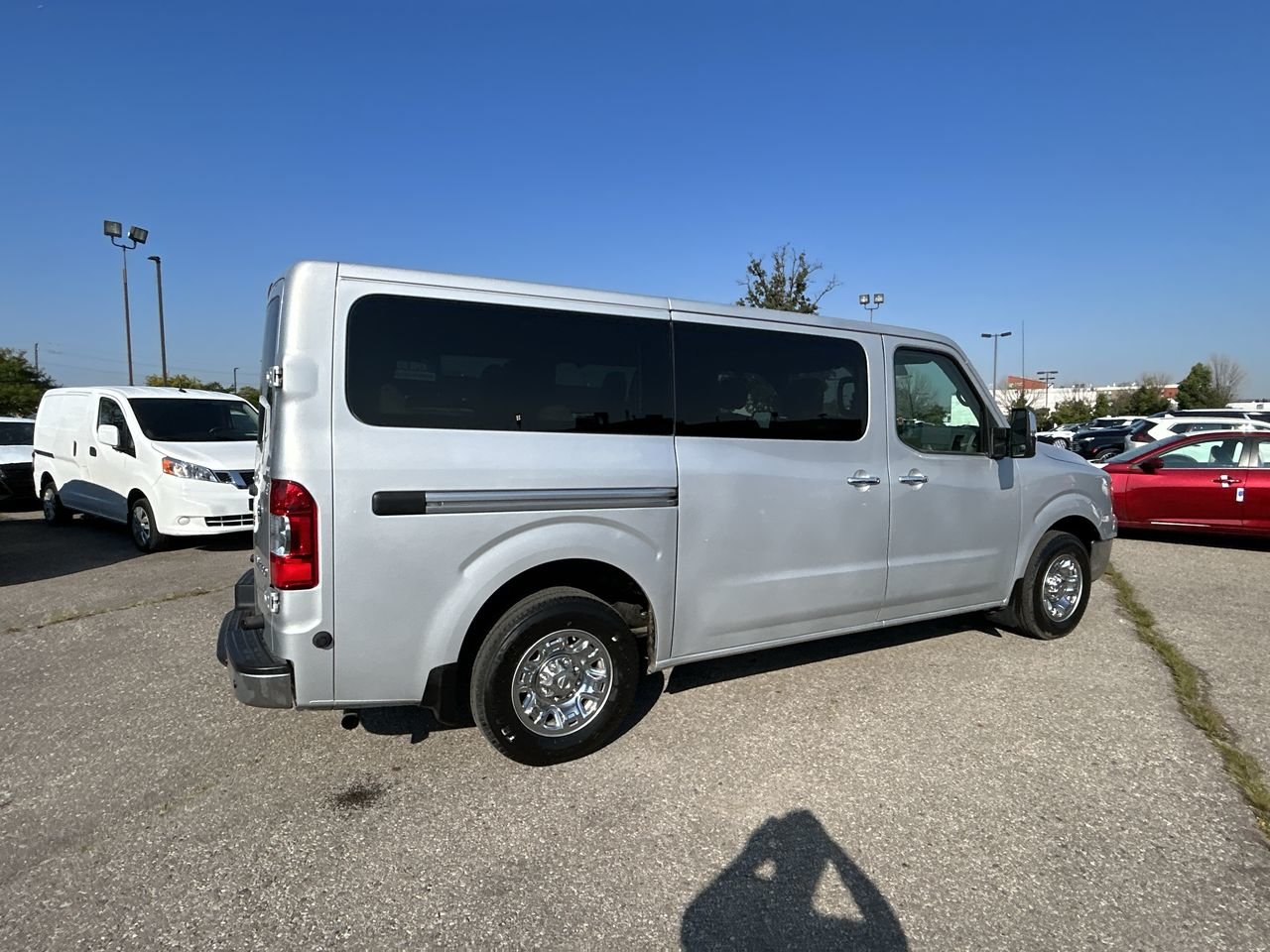 Used 2018 Brilliant Silver Met Nissan SL V8 Standard Roof image 12