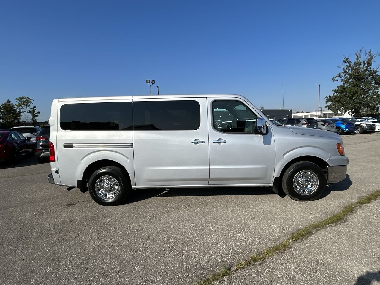 Used 2018 Brilliant Silver Met Nissan SL V8 Standard Roof image 14