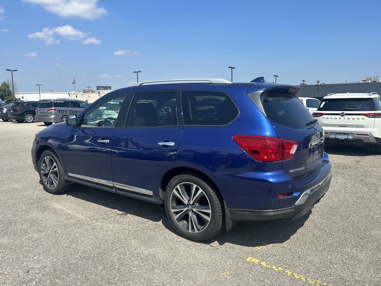 Used 2019 Caspian Blue MET Nissan Platinum V6 4x4 at image 7