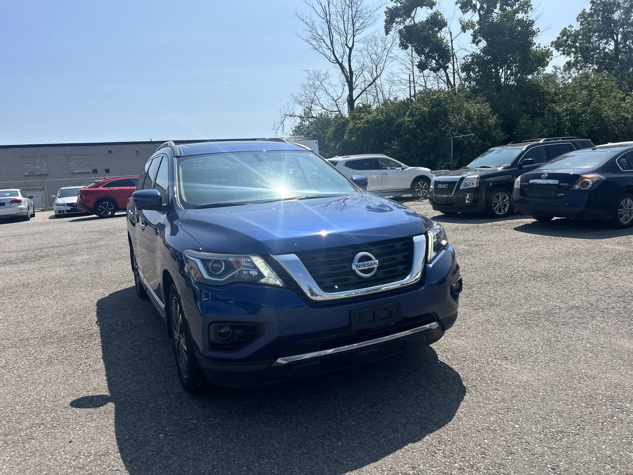 Used 2019 Caspian Blue MET Nissan Platinum V6 4x4 at image 17