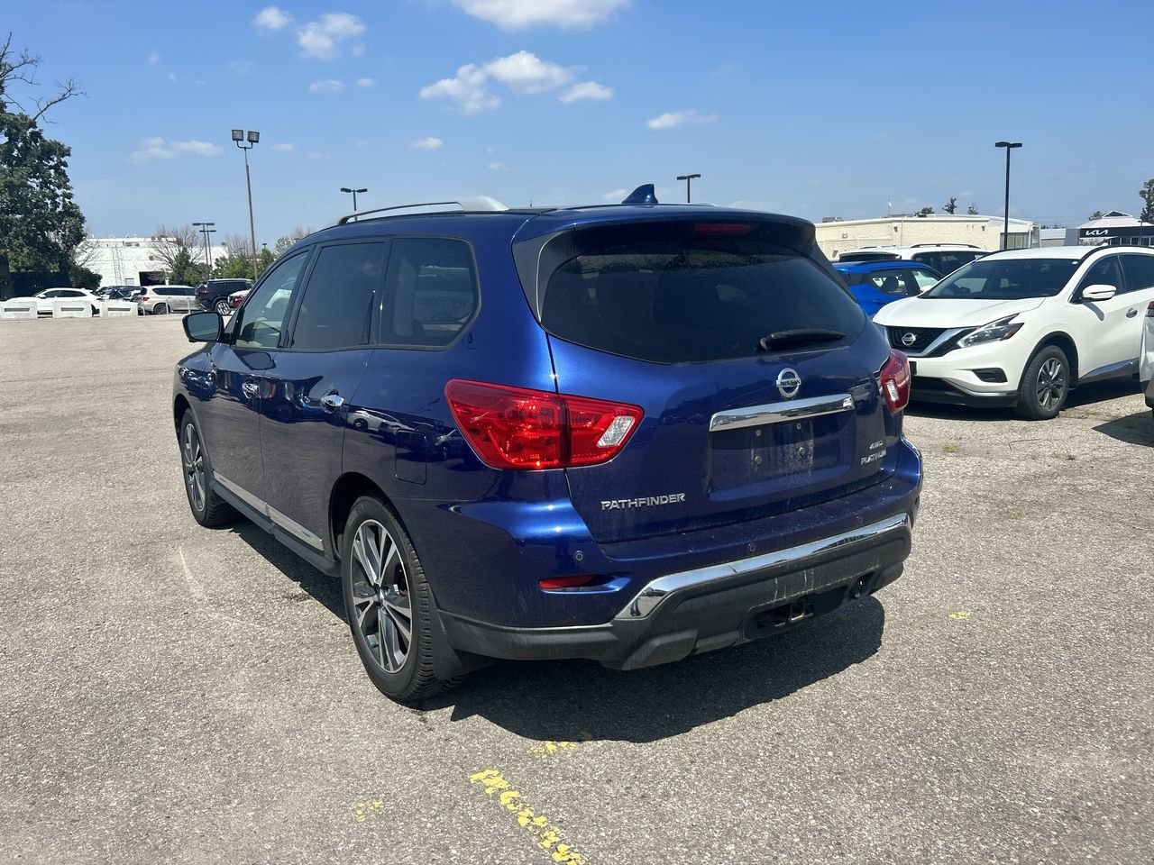 Used 2019 Caspian Blue MET Nissan Platinum V6 4x4 at image 8