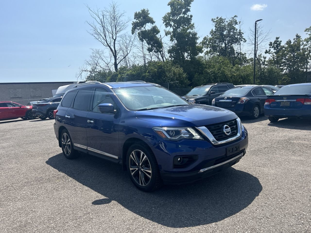 Used 2019 Caspian Blue MET Nissan Platinum V6 4x4 at image 16