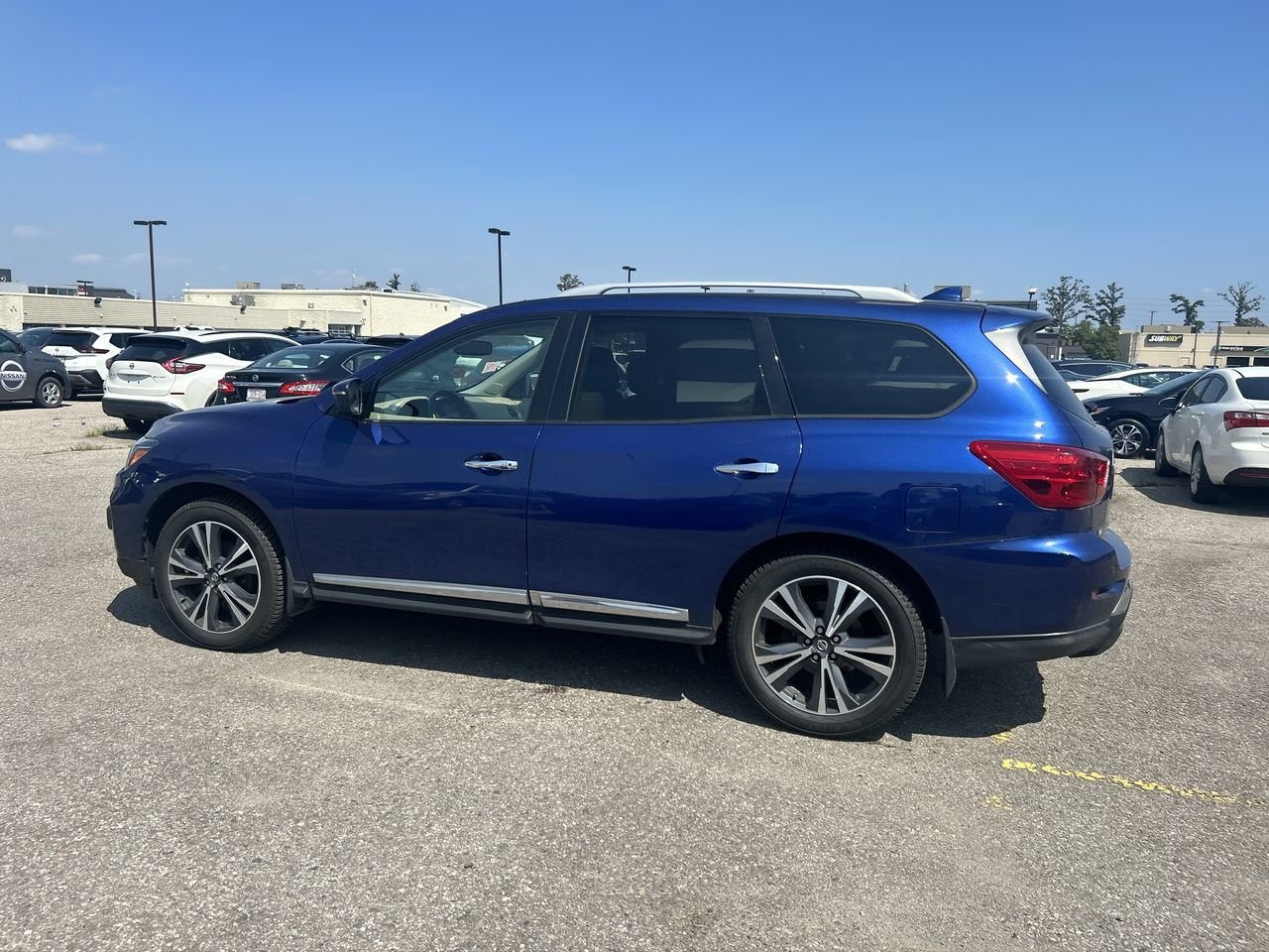 Used 2019 Caspian Blue MET Nissan Platinum V6 4x4 at image 6