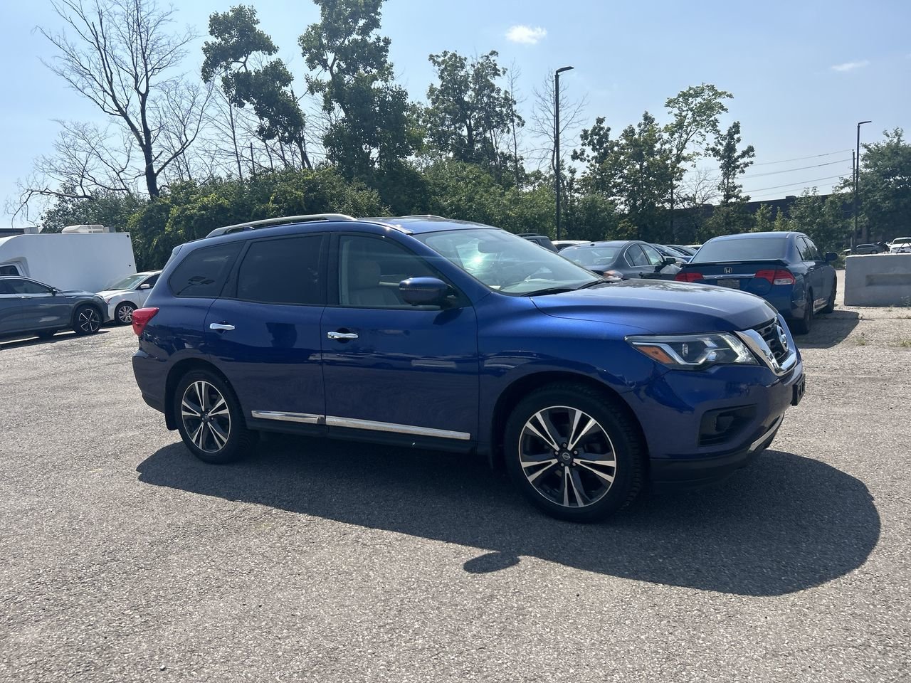 Used 2019 Caspian Blue MET Nissan Platinum V6 4x4 at image 15