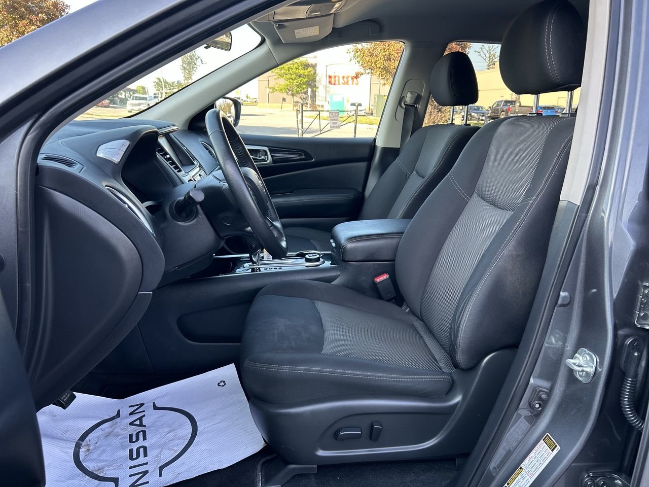 Used 2020 Gun MET Nissan SV Tech V6 4x4 at image 19