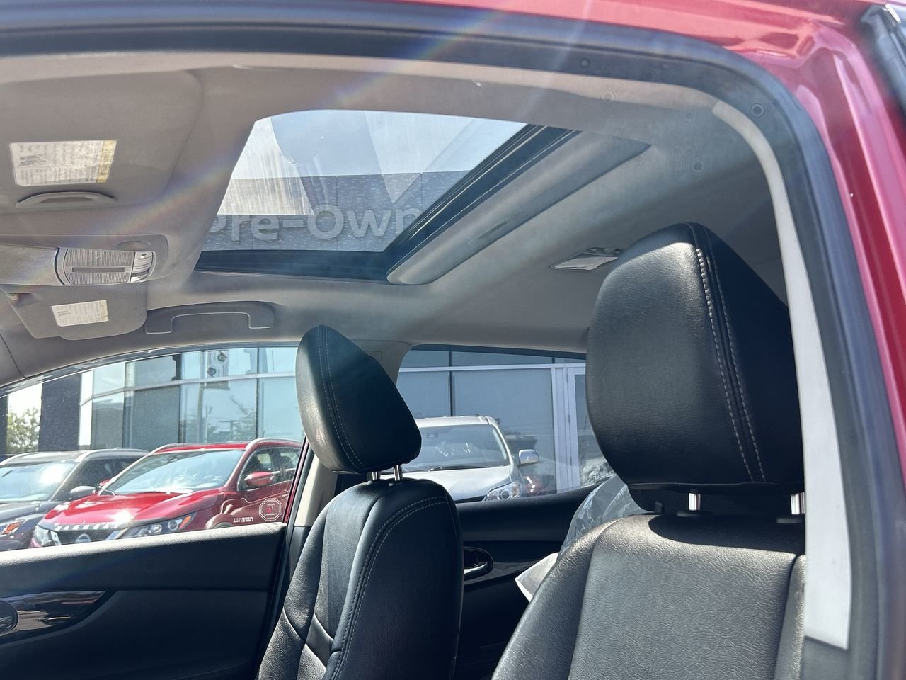 Used 2018 Palatial Ruby Met Nissan SV AWD CVT image 29
