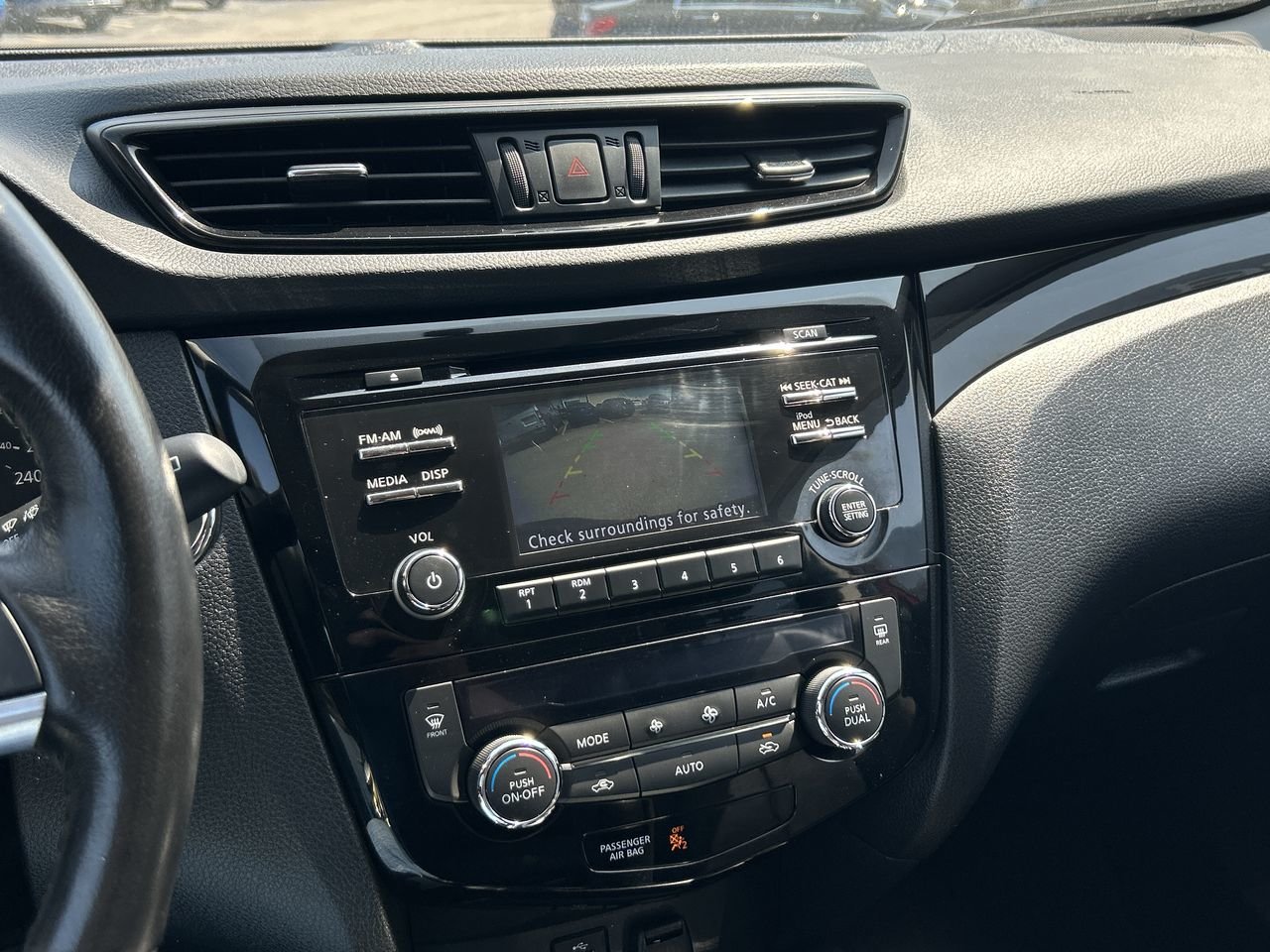 Used 2018 Palatial Ruby Met Nissan SV AWD CVT image 28
