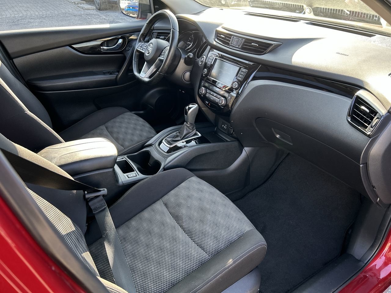 Used 2020 Scarlet Ember Pearl Nissan SV AWD CVT image 32
