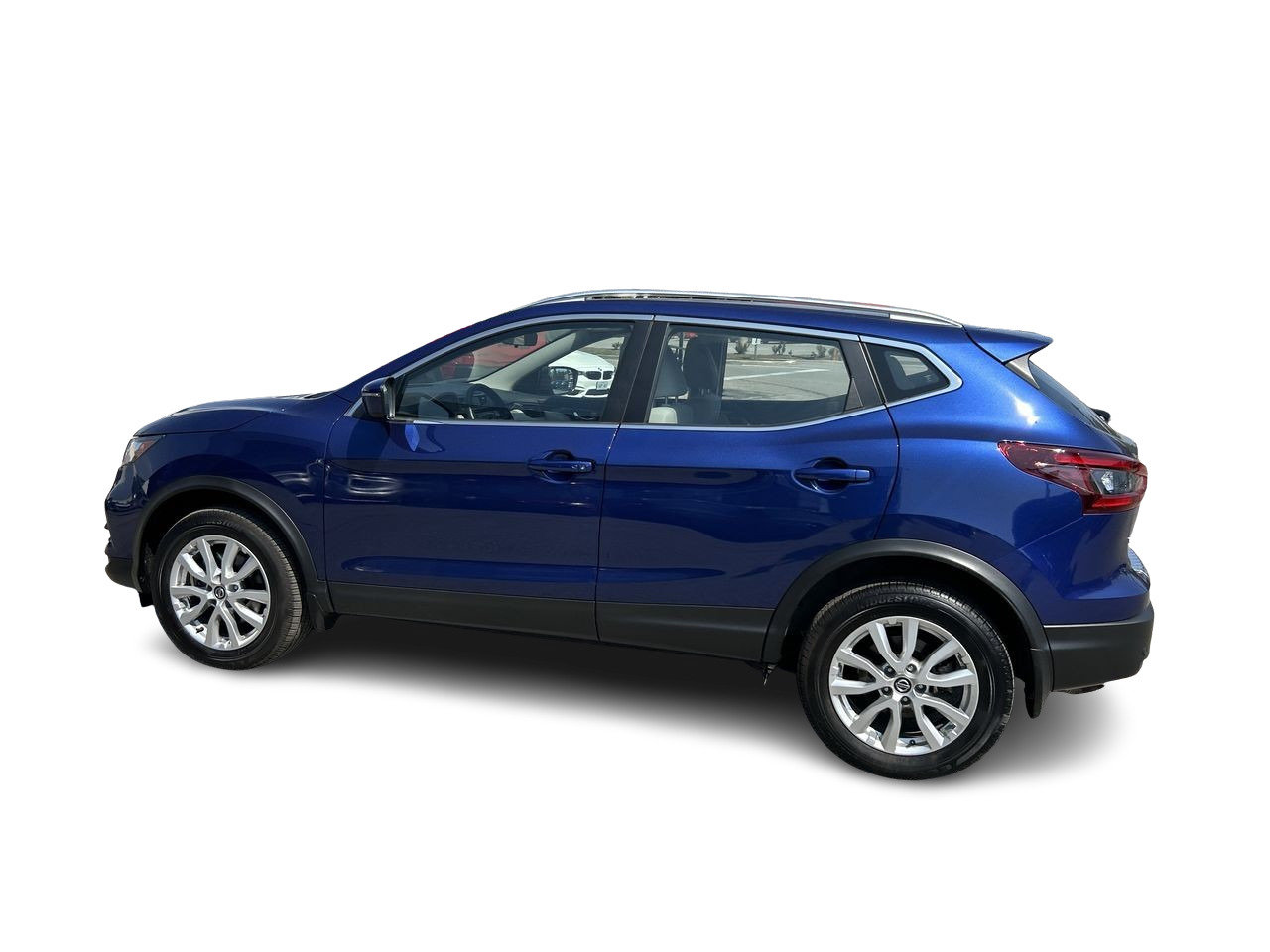 Used 2022 Caspian Blue Metallic Nissan SV AWD CVT image 3