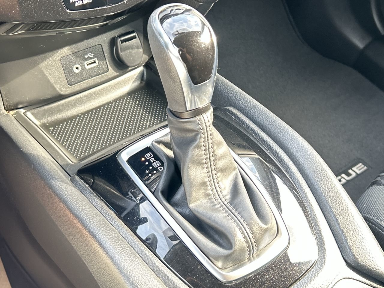 Used 2018 Magnetic Black Met Nissan S FWD CVT image 27