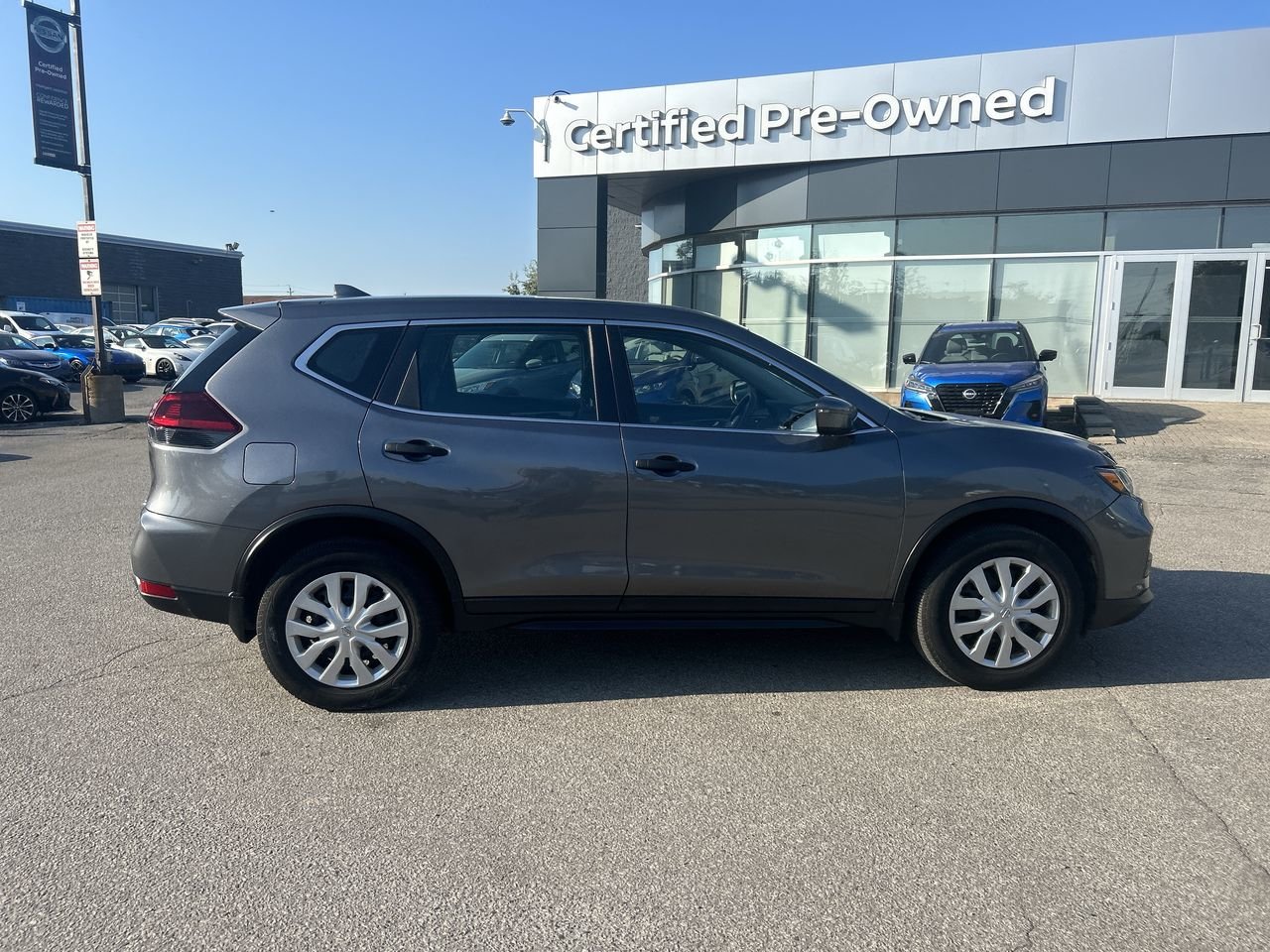 Used 2018 Gun Metallic Met Nissan S AWD CVT image 9