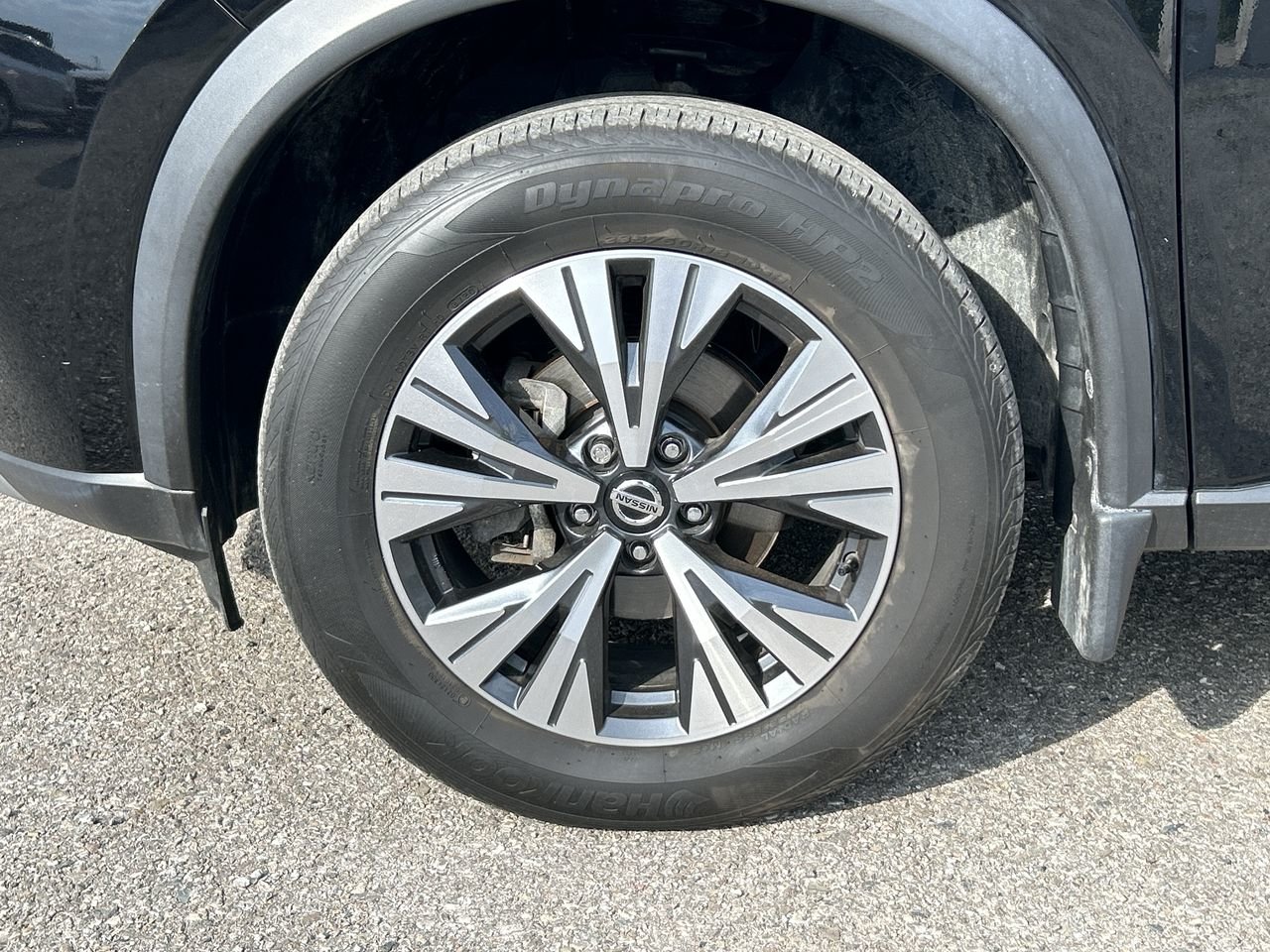 Used 2021 Super Black Nissan SV AWD CVT image 18