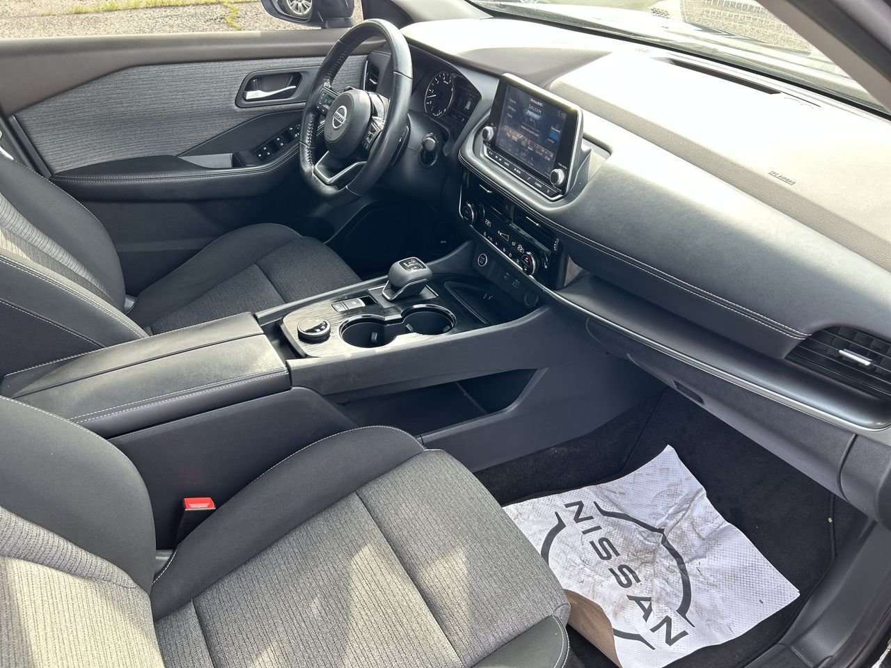 Used 2021 Super Black Nissan SV AWD CVT image 33
