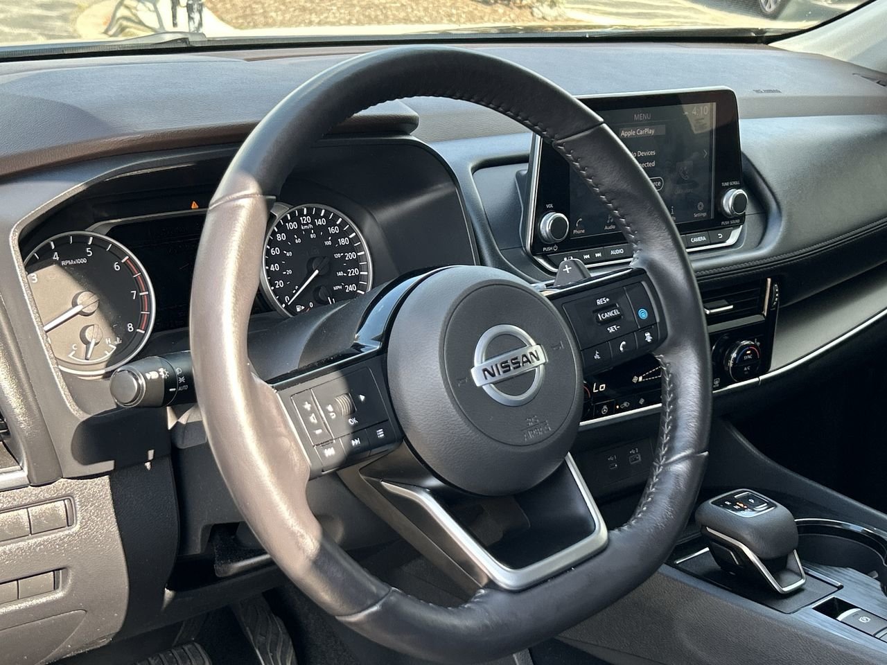 Used 2021 Super Black Nissan SV FWD CVT image 22